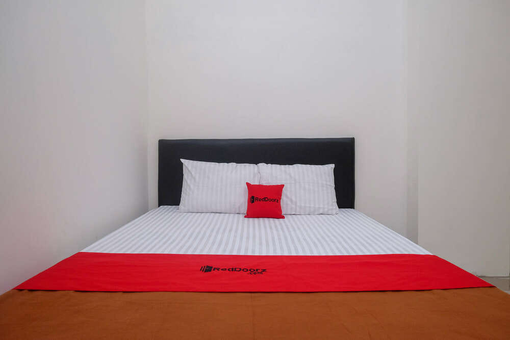 RedDoorz Room