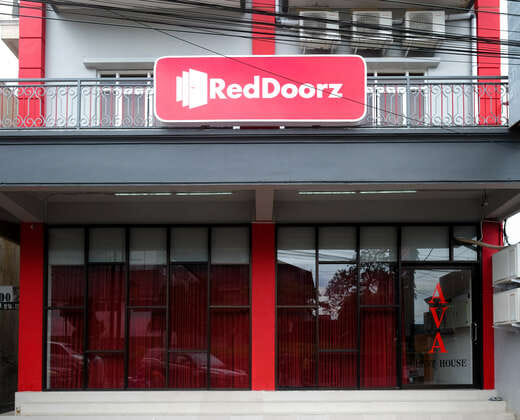 RedDoorz near Alun Alun Magelang 2