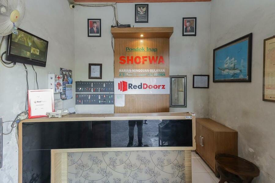 RedDoorz near Juanda International Airport 2