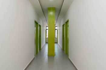 Urbanview Hotel Bizhome Artha Gading Boulevard by RedDoorz