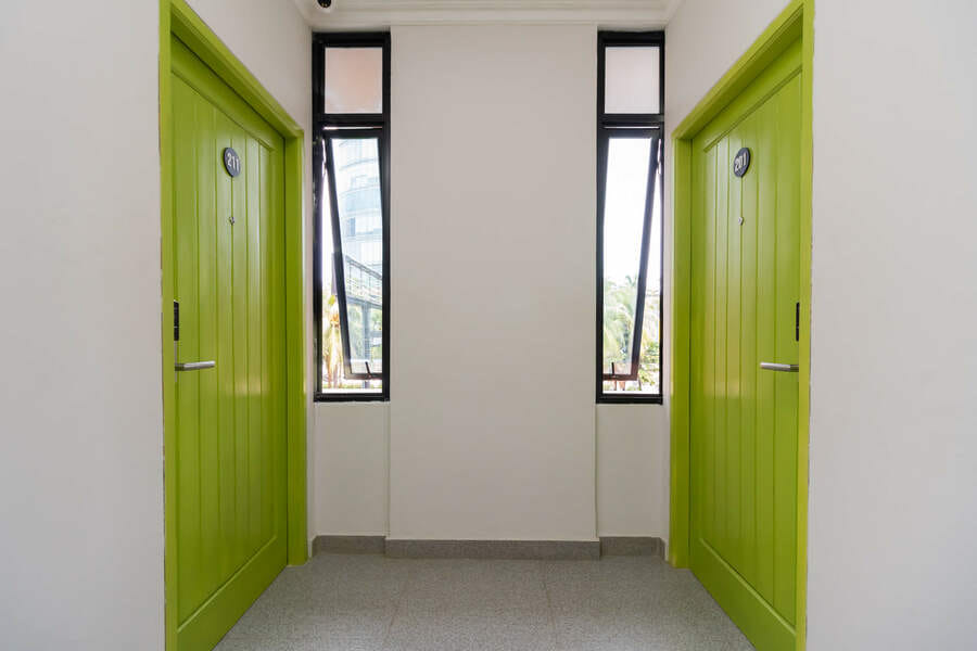 Urbanview Hotel Bizhome Artha Gading Boulevard by RedDoorz