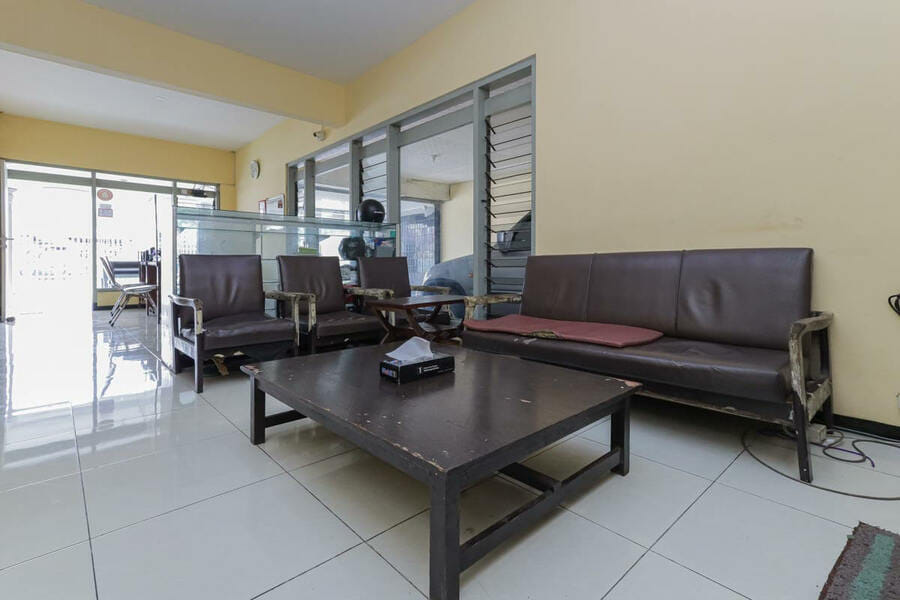 RedDoorz @ CBR Residence Blimbing