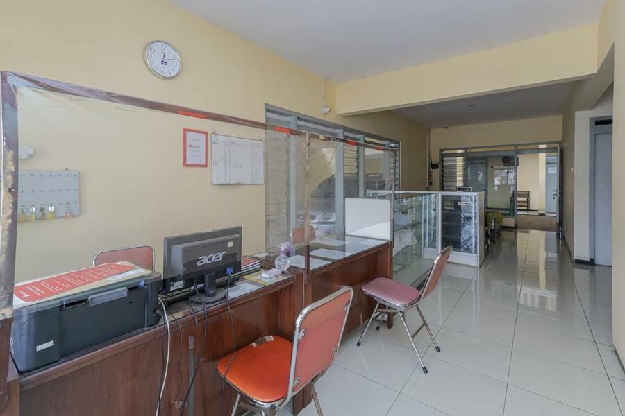 RedDoorz @ CBR Residence Blimbing