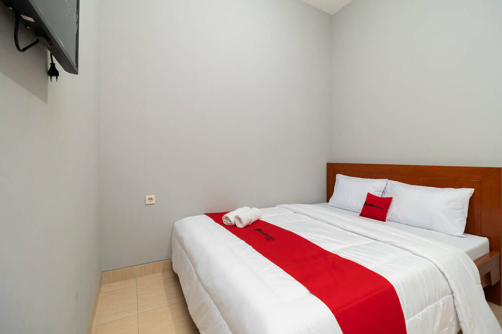 RedDoorz Room