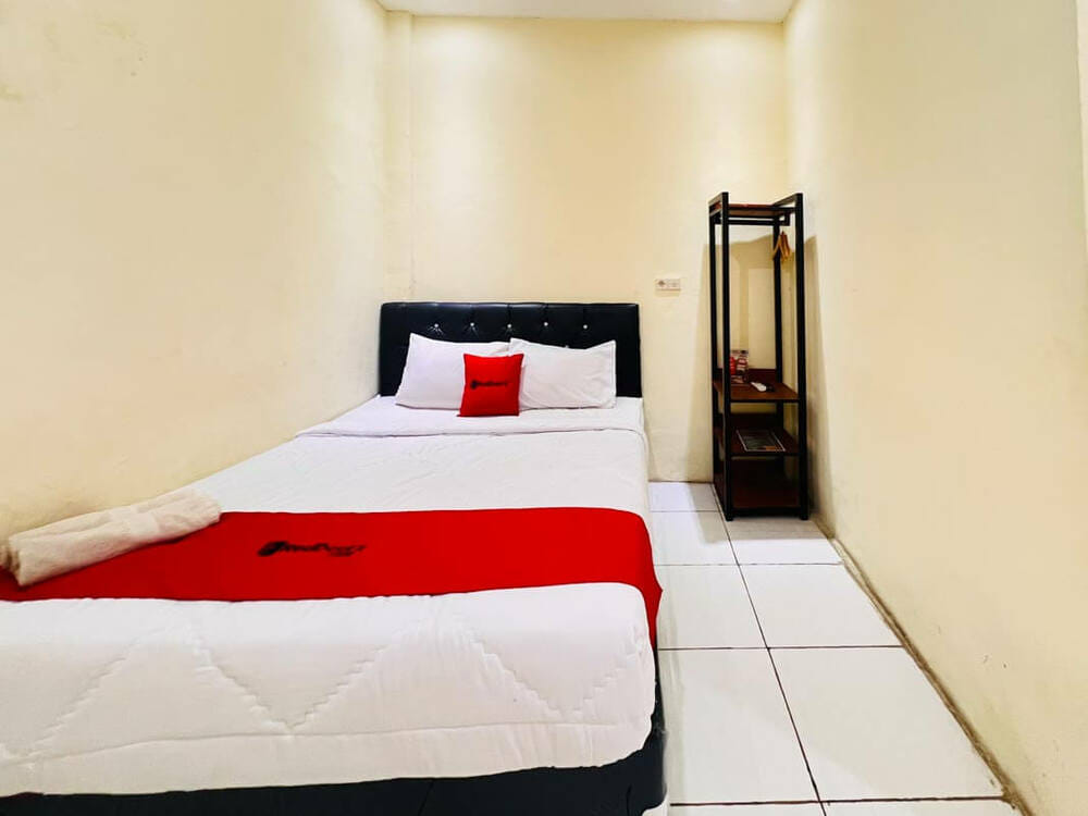 RedDoorz Room
