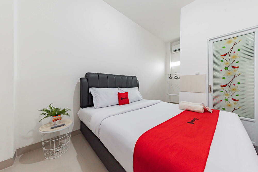RedDoorz Room