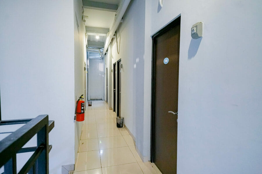 Urbanview Hotel Syariah De Umbrella Ciputat
