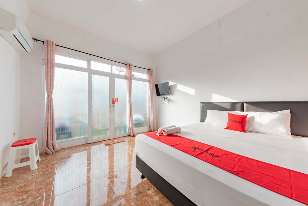 RedDoorz Suite