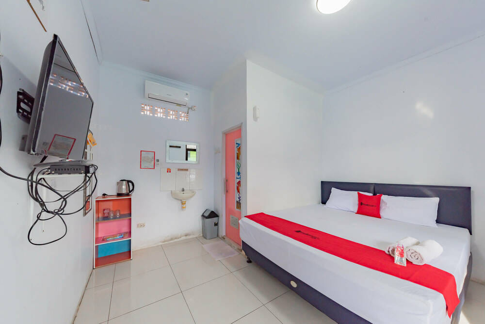 RedDoorz Room