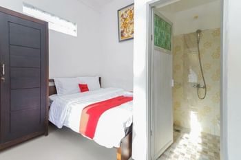 RedDoorz Syariah near Universitas Jember