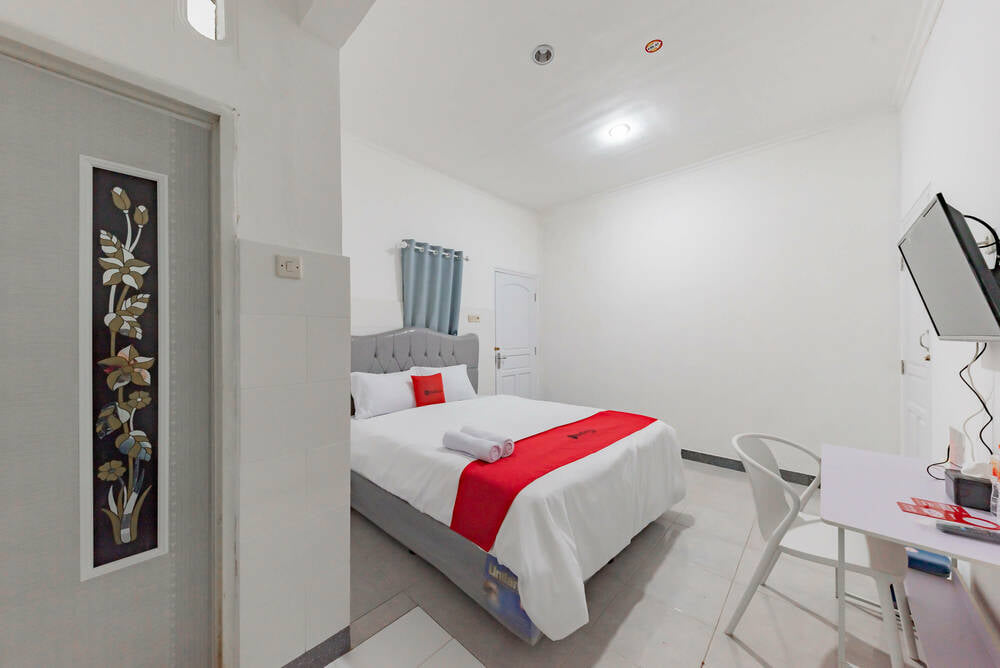 RedDoorz Room