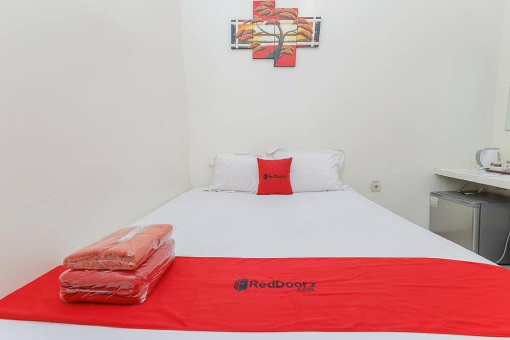 RedDoorz Room