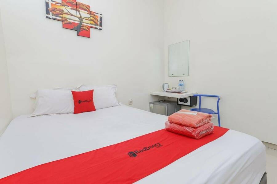 RedDoorz @ K23 Rungkut Madya