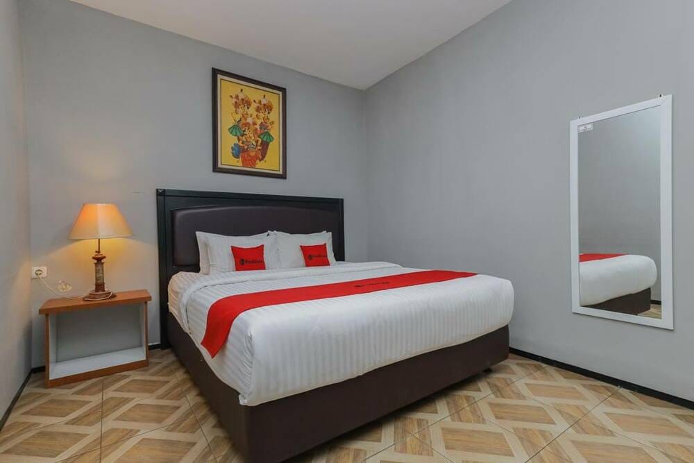 RedDoorz Premium
