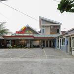 RedDoorz Plus @ Swun Stay Raya Langsep