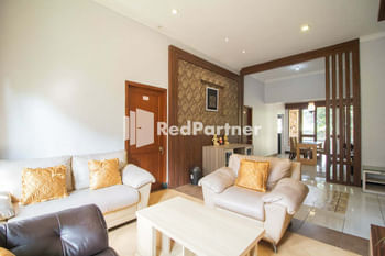 The Doctor Guest House Syariah RedPartner near Pakuwon Mall Yogyakarta