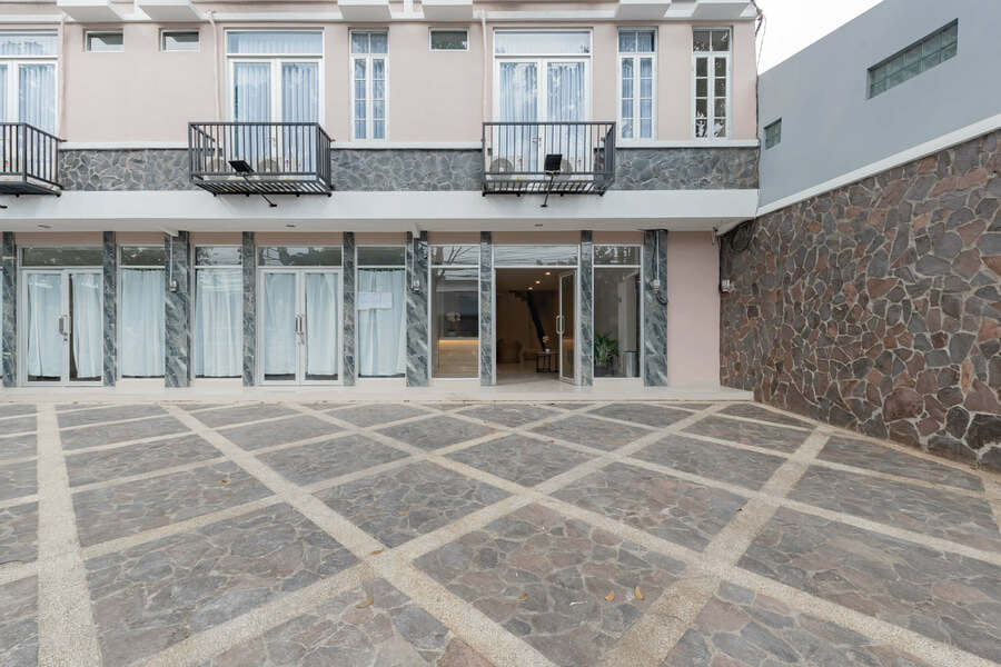 RedDoorz Plus near Surapati Core