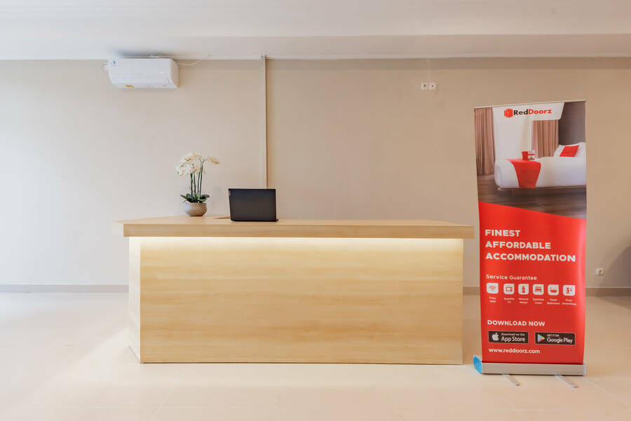 RedDoorz Plus near Surapati Core