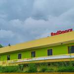 RedDoorz Plus near Dunia Fantasi Ancol