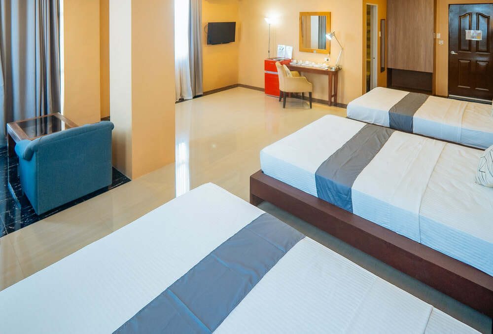 RedDoorz Triple Room