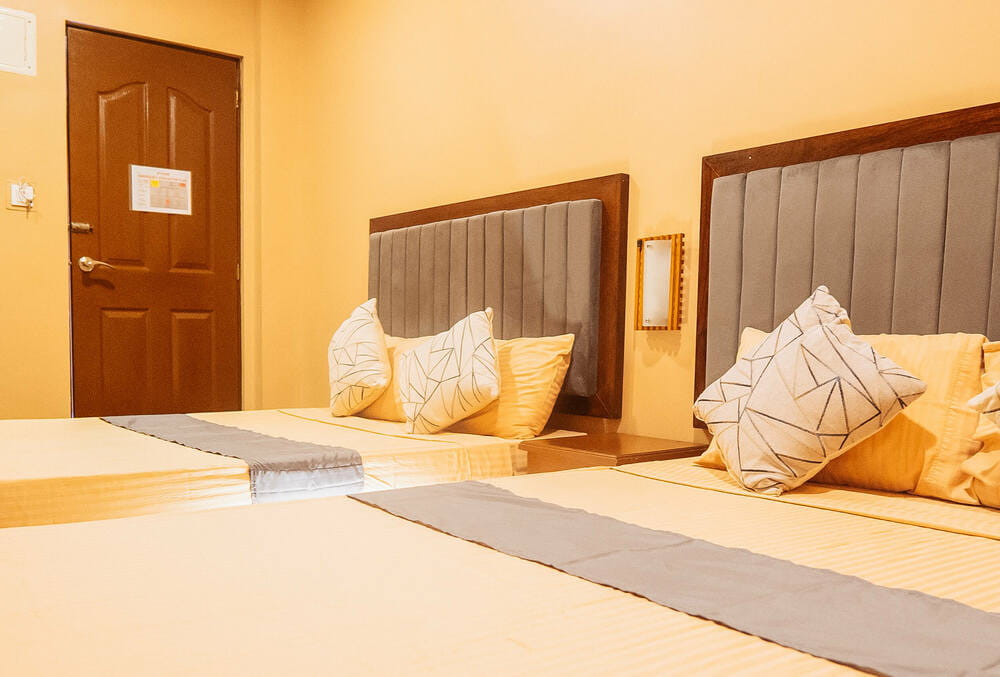 RedDoorz Family Room