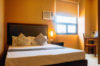 RedDoorz Plus @ Hotel Platinum Occidental Mindoro