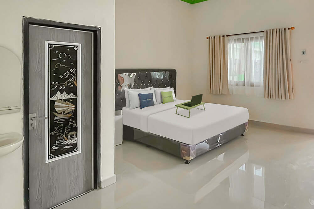 Twin Rooms