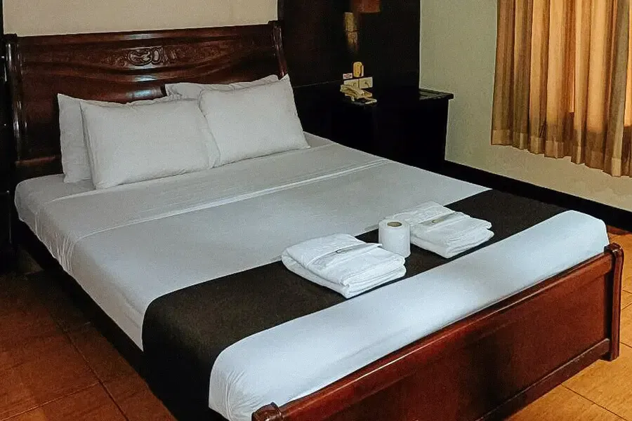 Check Inn Bacolod by RedDoorz