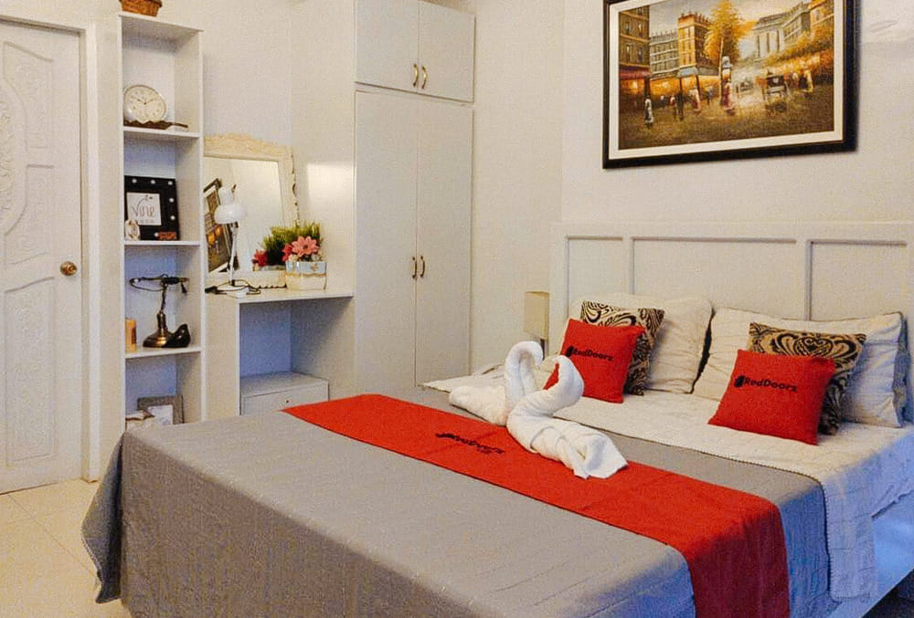 RedDoorz Room