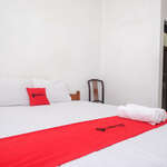 RedDoorz @ H&W Hotel Solo