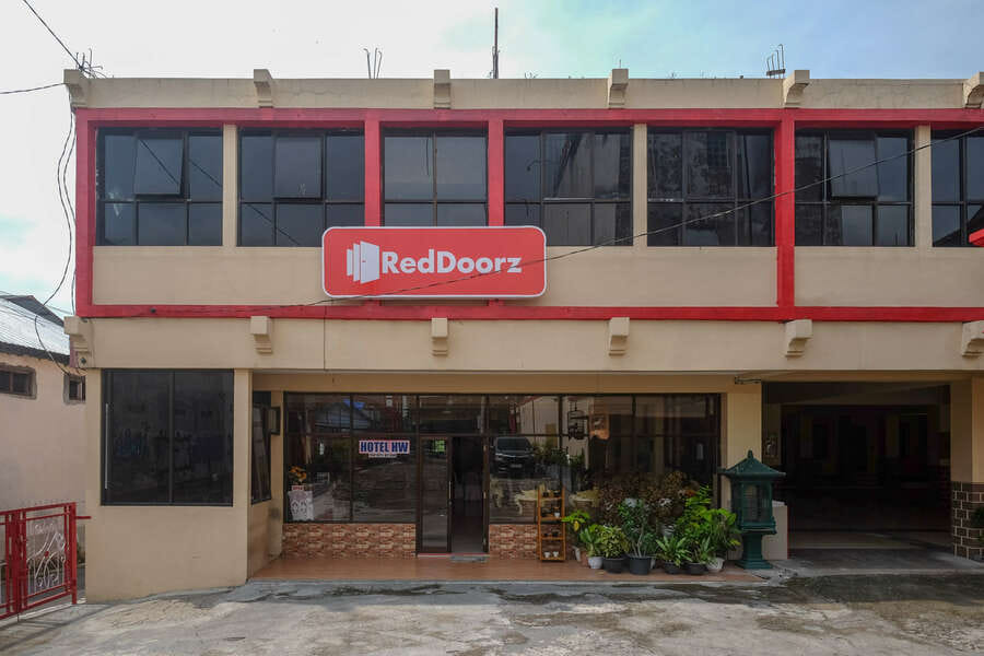 RedDoorz @ H&W Hotel Solo