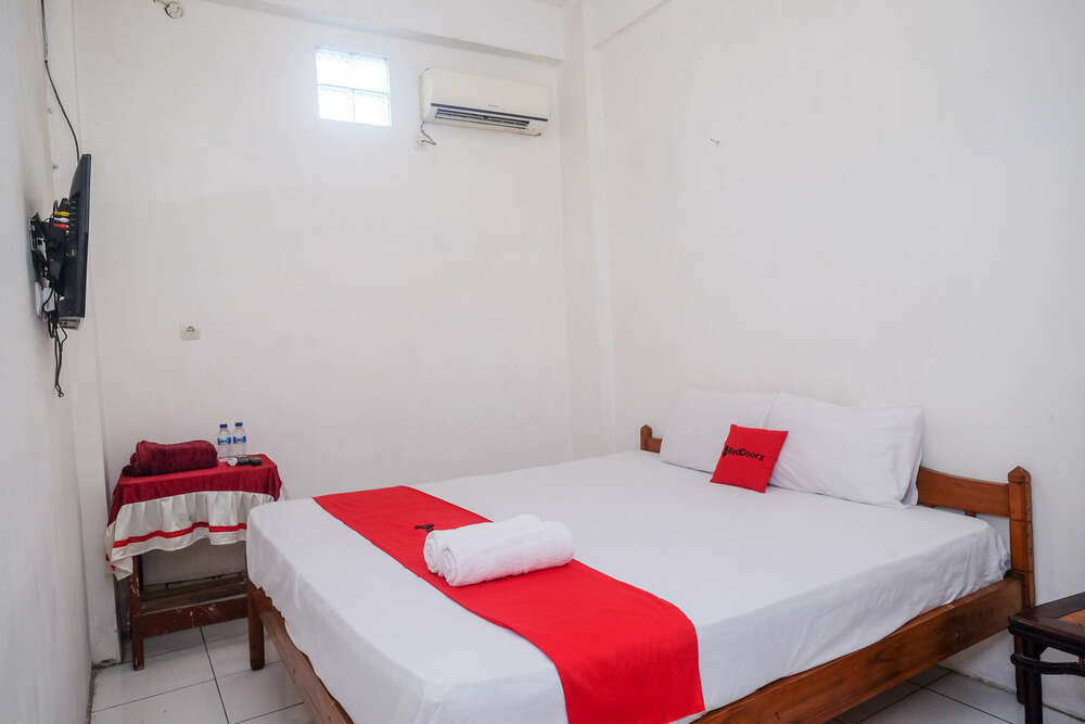 RedDoorz Room