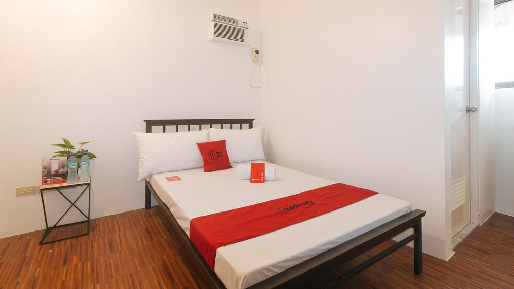 RedDoorz Room