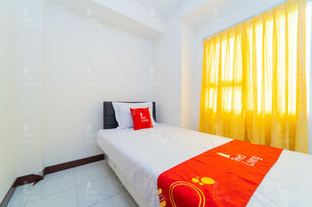 RedLiving Apartemen Cinere Resort - Gold Room