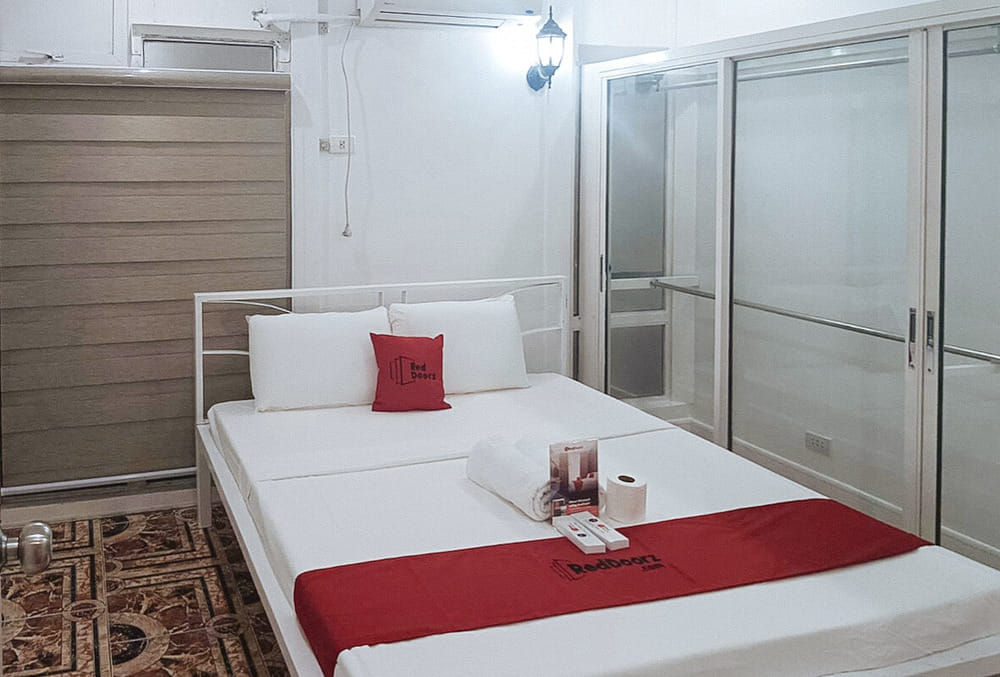 RedDoorz Family Room