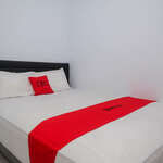 RedDoorz @ Lapangan Bandara Sam Ratulangi Manado