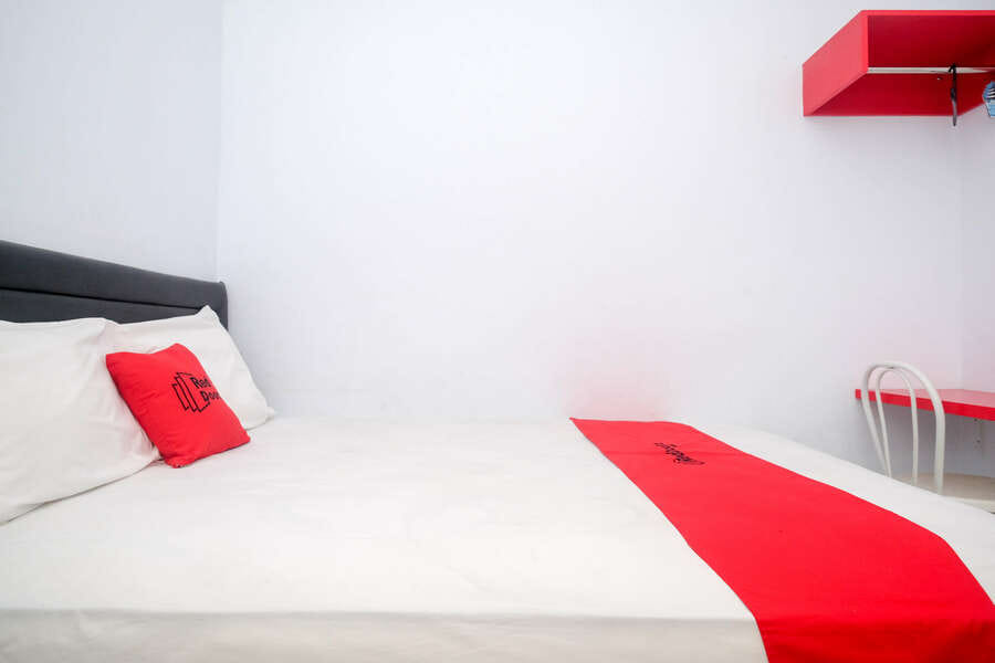 RedDoorz @ Lapangan Bandara Sam Ratulangi Manado