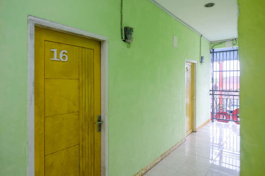 RedDoorz near Politeknik Manado