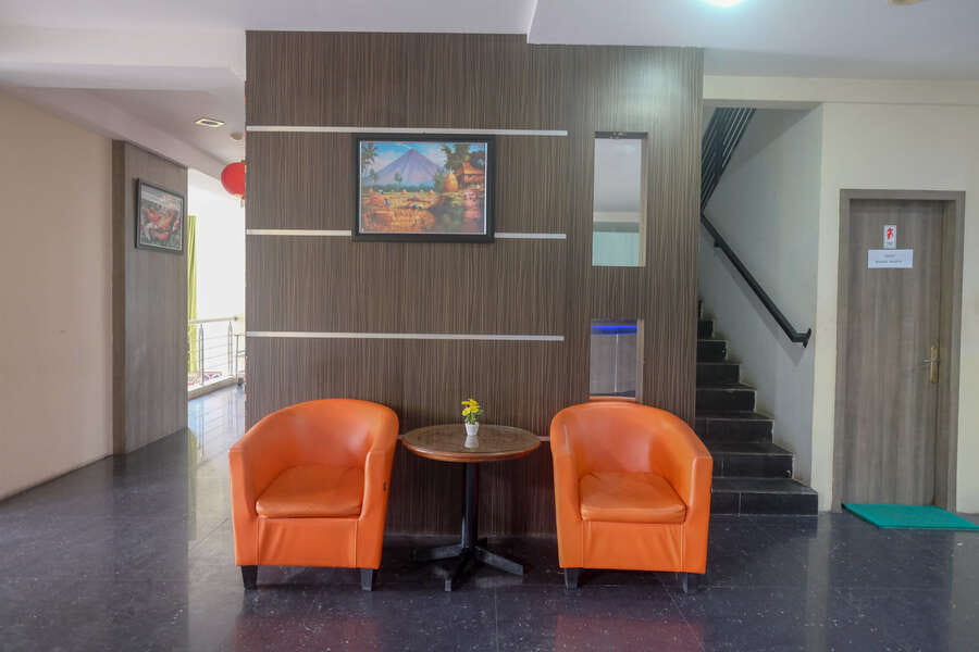 Sans Hotel Lynt Makassar