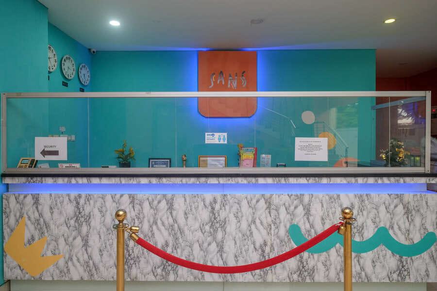 Sans Hotel Lynt Makassar