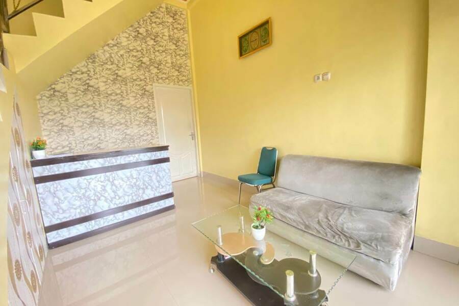 Homestay RN near Taman Bambu Runcing Polewali