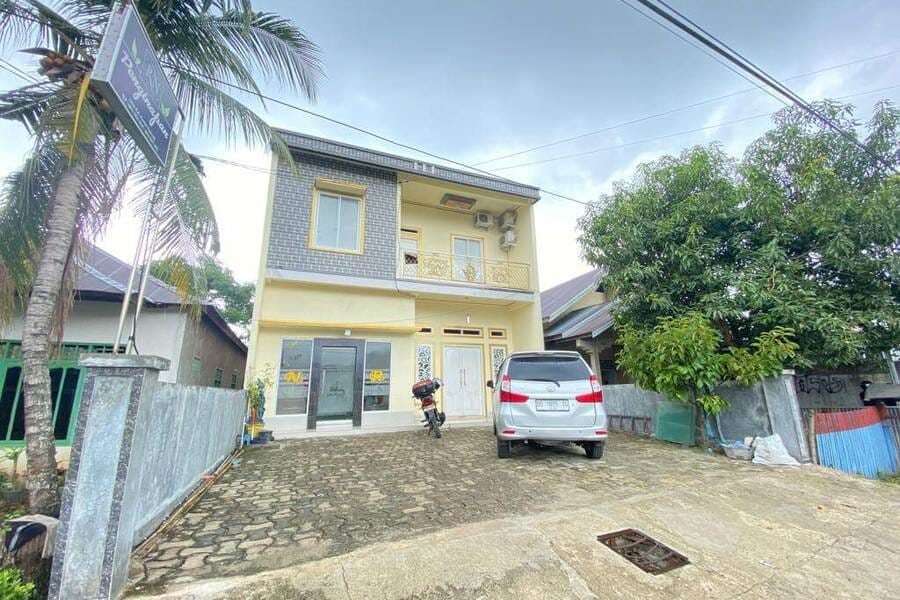 Homestay RN near Taman Bambu Runcing Polewali