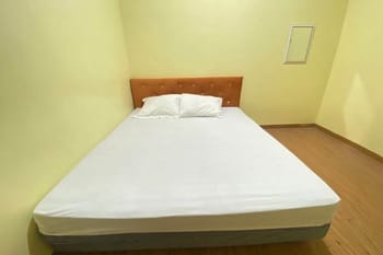 Homestay RN near Taman Bambu Runcing Polewali