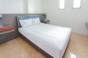 RedDoorz Syariah near Q-Mall Banjarbaru