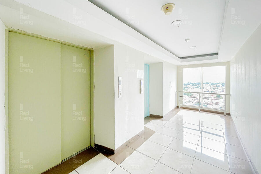RedLiving Apartemen Green Lake View Ciputat - Farida Property 1 Tower E