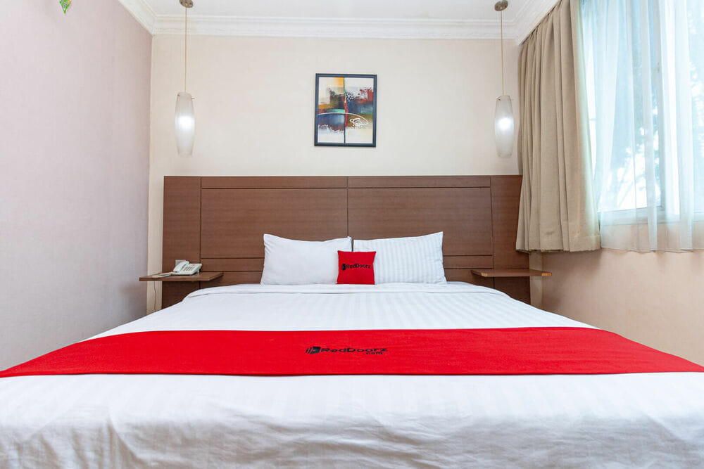 RedDoorz Deluxe Room