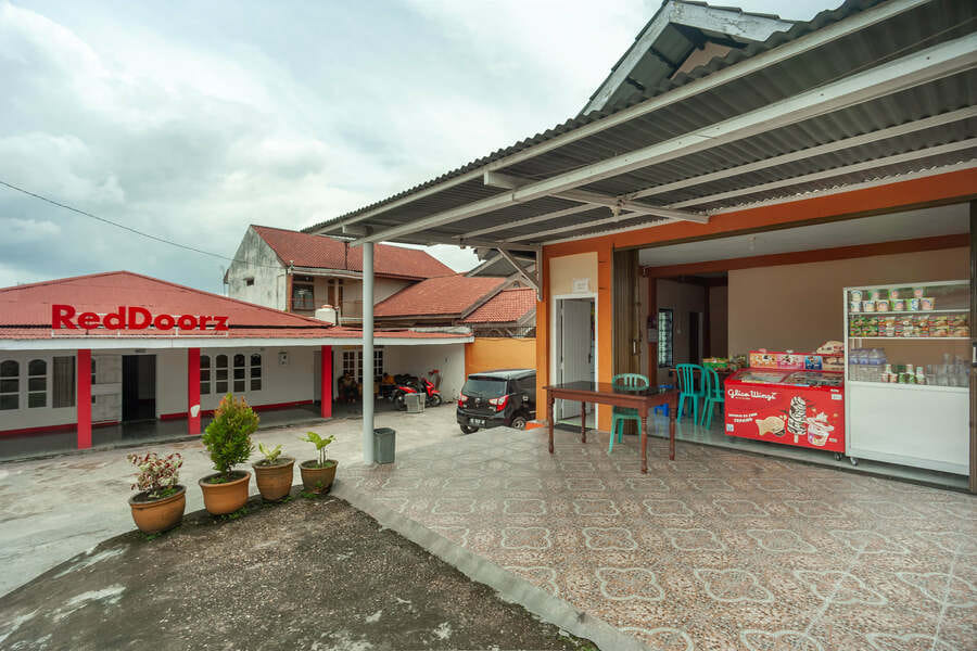 RedDoorz Syariah near Tugu Juang Jambi 3