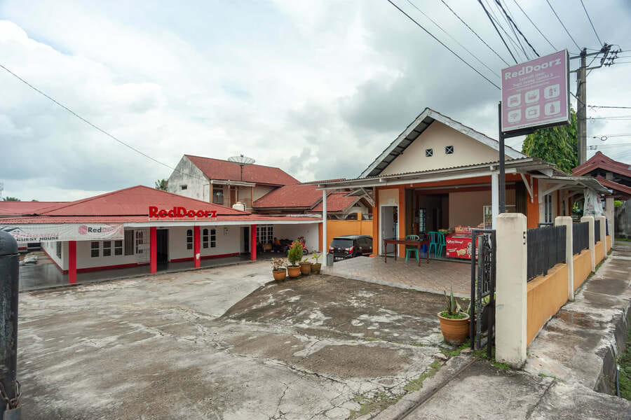 RedDoorz Syariah near Tugu Juang Jambi 3
