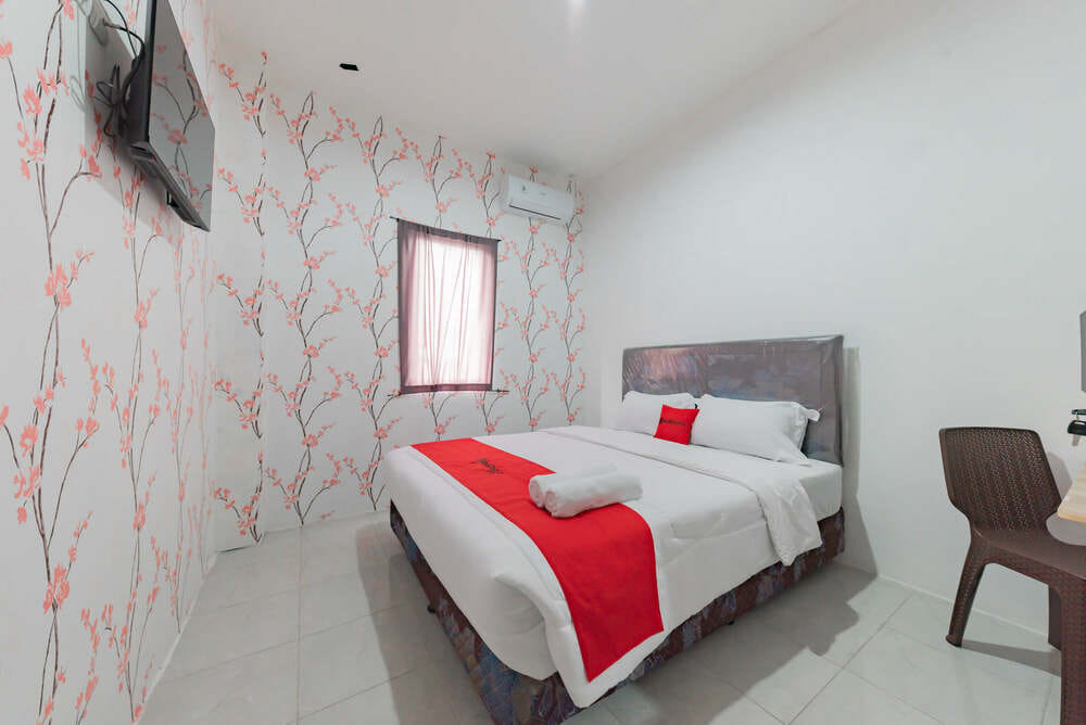 RedDoorz Room