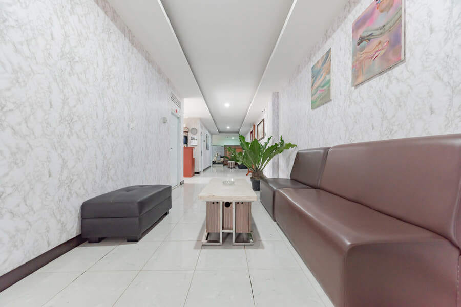 RedDoorz Syariah Plus near Tugu Bubur Ayam Cianjur